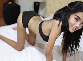 Asian babe gets her tight pussy stretched